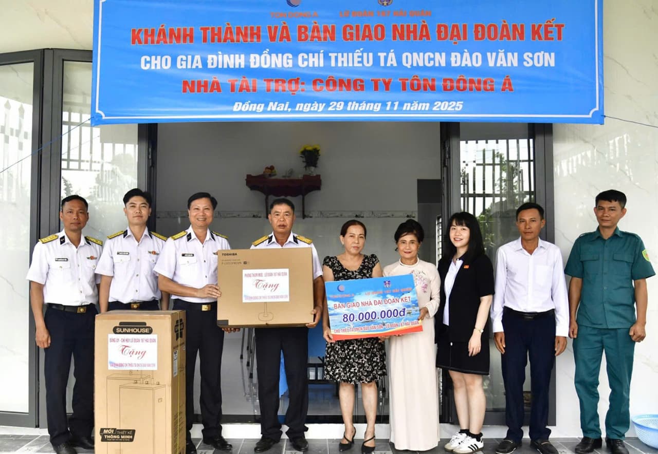 Lữ đoàn 167 bàn giao nhà đại đoàn kết
