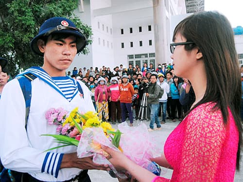 Ngày mai con xa nhà!