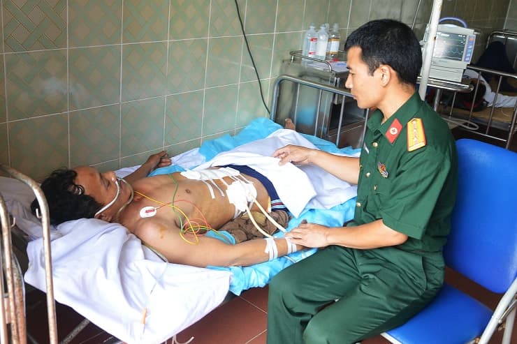 Bệnh xá đảo Nam Yết: Mổ cấp cứu thành công cho ngư dân thủng ổ loét dạ dày tá tràng