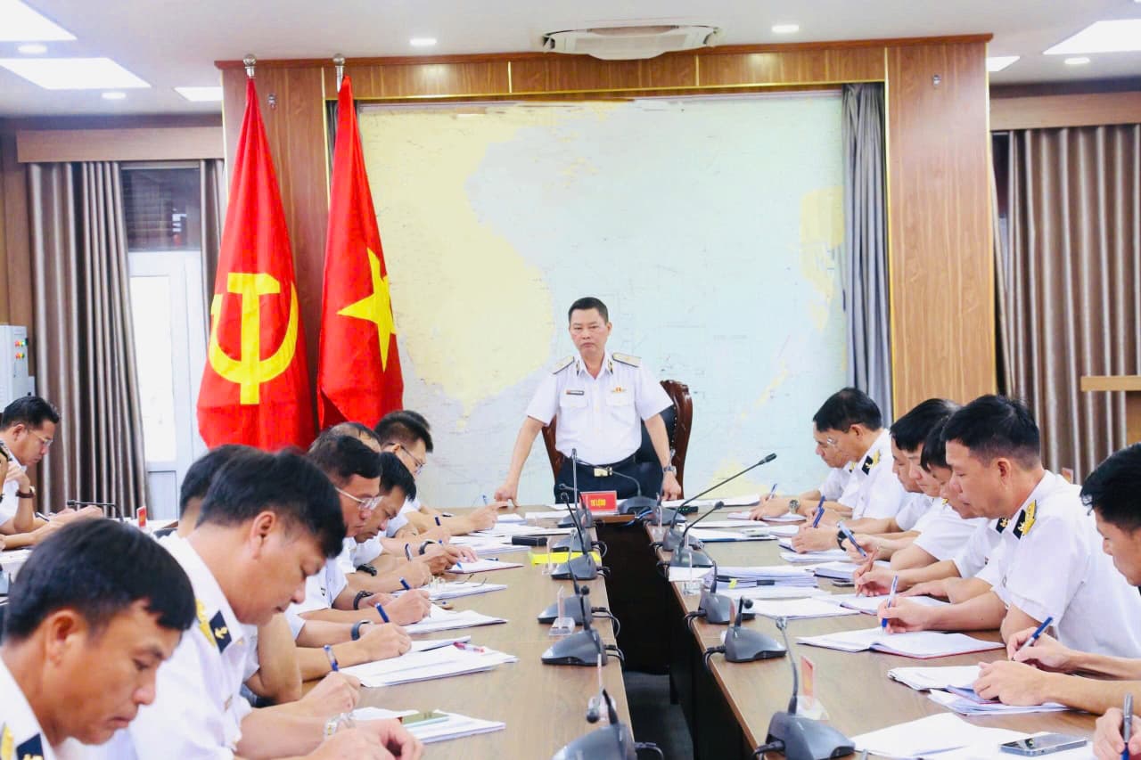 Vùng 4 Hải quân chủ động triển khai công tác ứng phó bão số 13