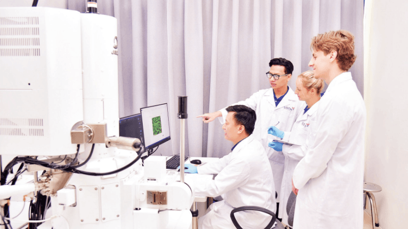 Xây dựng nguồn nhân lực khoa học, công nghệ xứng tầm