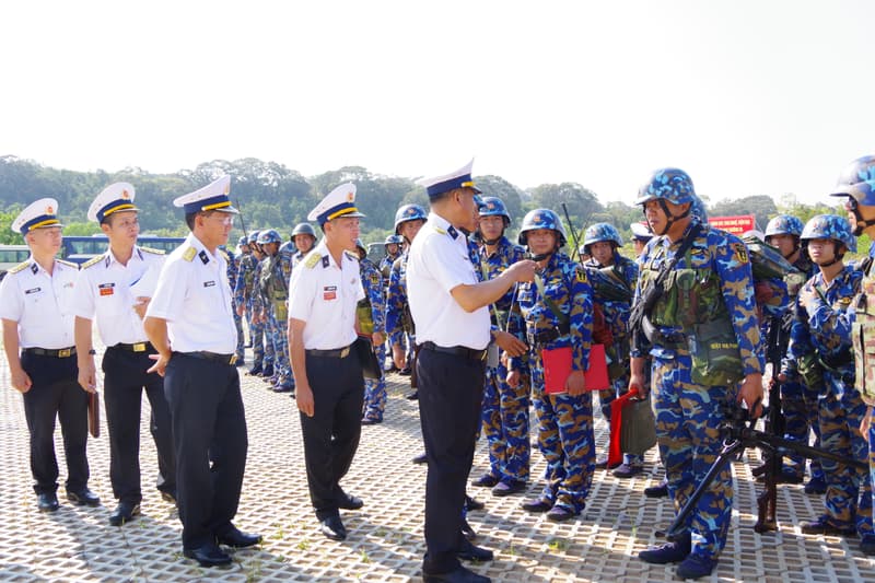 Quân chủng Hải quân kiểm tra công tác sẵn sàng chiến đấu tại Lữ đoàn 957