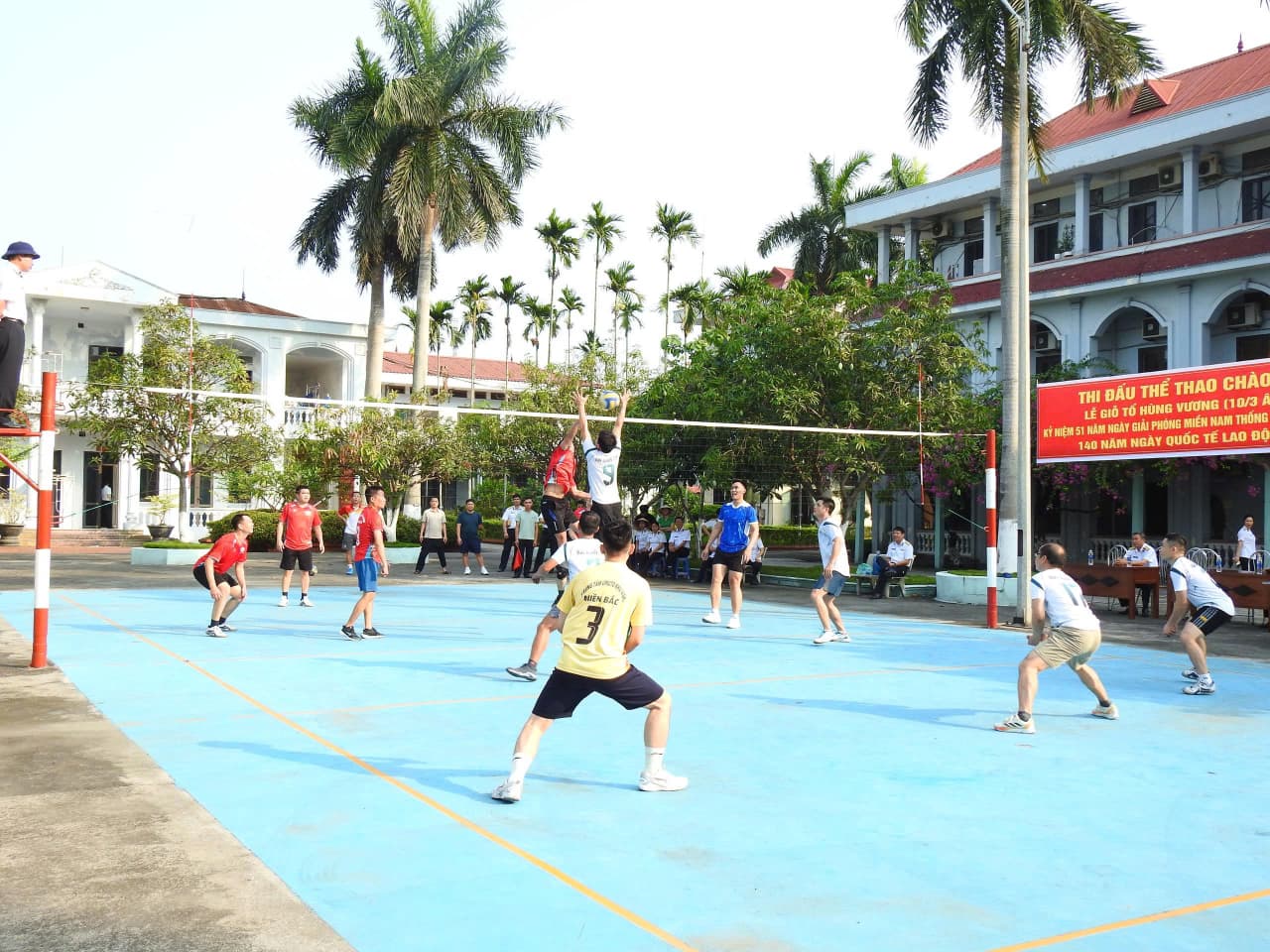 Công ty 128: Sôi nổi giải thể thao chào mừng các ngày lễ