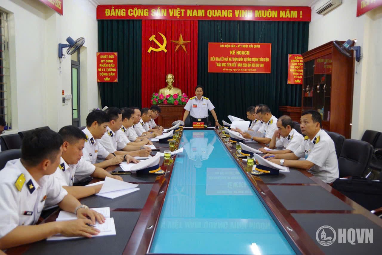 Cục Hậu cần-Kỹ thuật Hải quân kiểm tra đơn vị vững mạnh toàn diện tại Kho 700