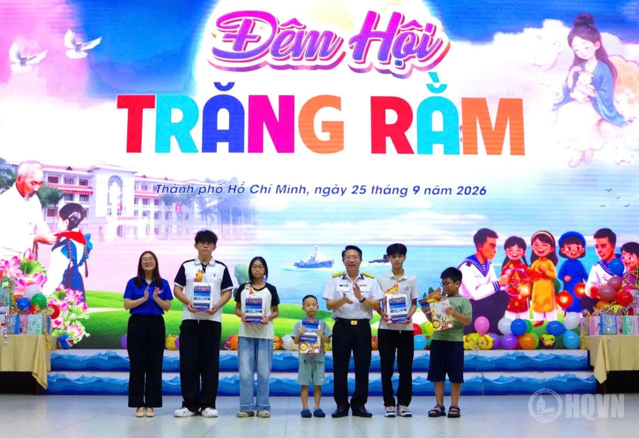Trường Cao đẳng Kỹ thuật Hải quân tổ chức Đêm hội trăng rằm