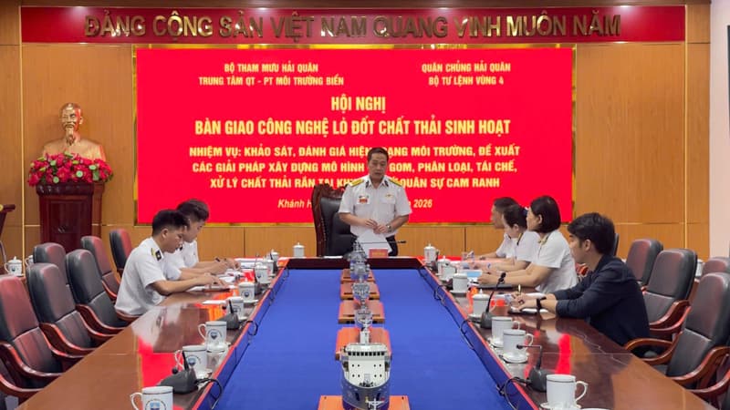 Trung tâm Quan trắc - Phân tích Môi trường biển bàn giao lò đốt chất thải rắn