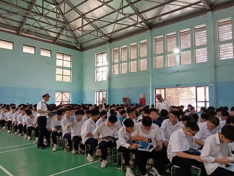 Gần 4.800 giáo viên, học sinh được tuyên truyền về biển đảo