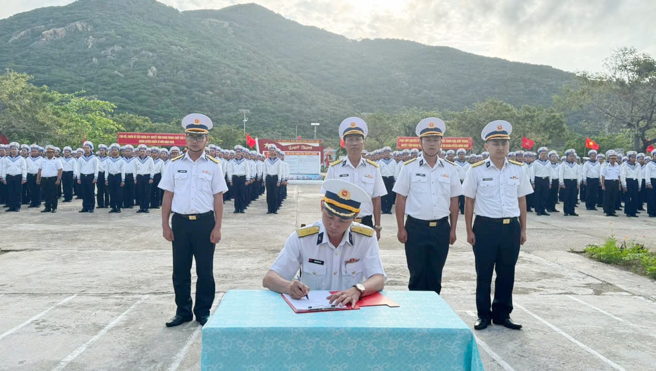 Lữ đoàn 957 khai mạc huấn luyện chiến sĩ mới năm 2026