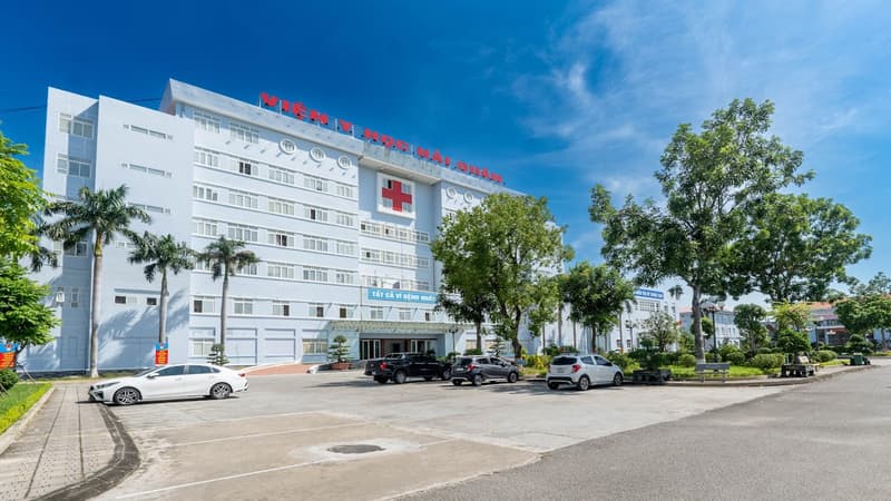 Học viên thực hành tại Viện Y học Hải quân