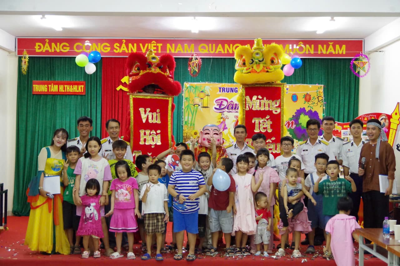 Học viện Hải quân tổ chức Đêm hội trăng rằm