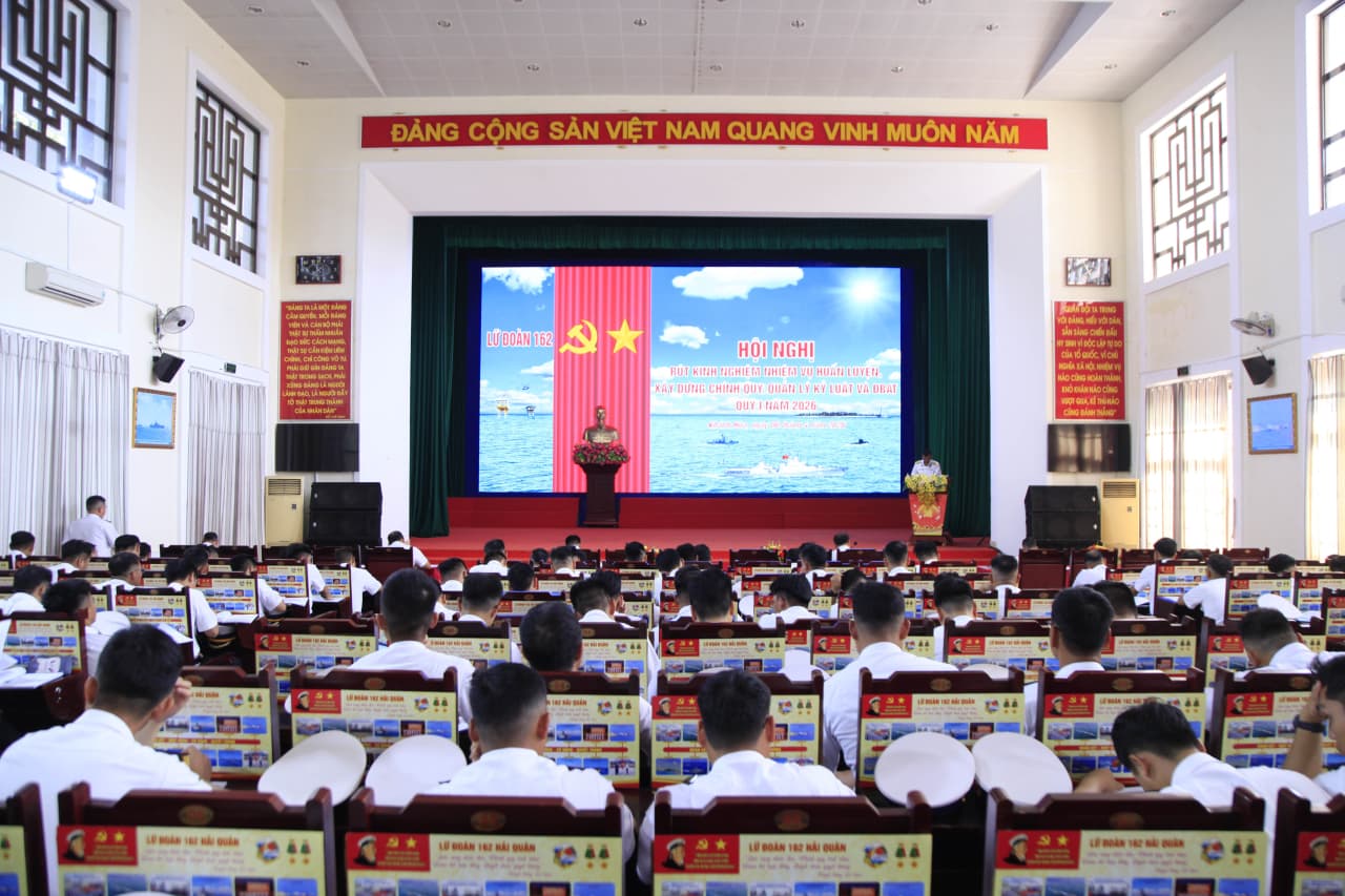 Lữ đoàn 162 đổi mới nội dung, chương trình huấn luyện