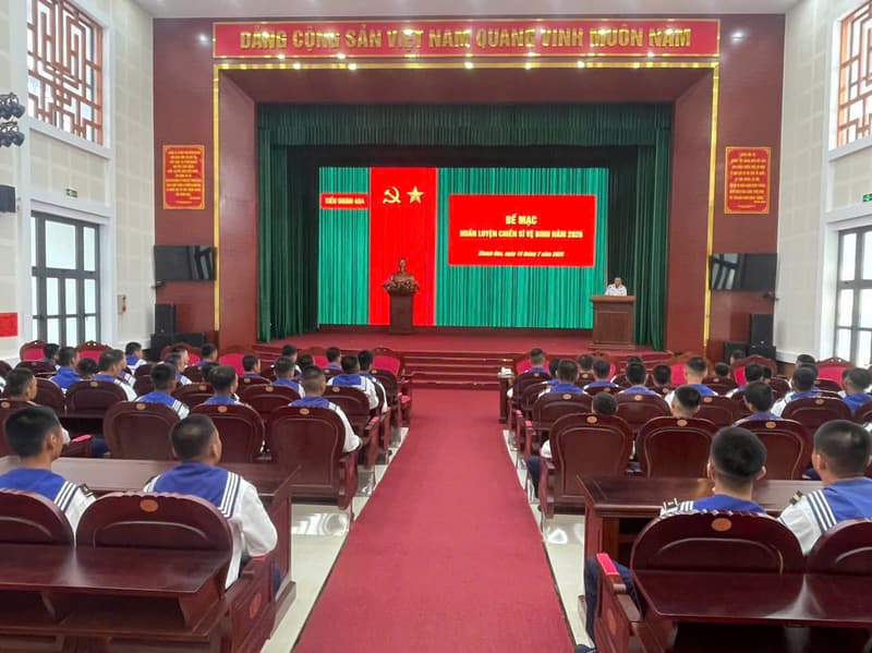 Lữ đoàn 957 bế mạc huấn luyện chiến sĩ vệ binh năm 2026