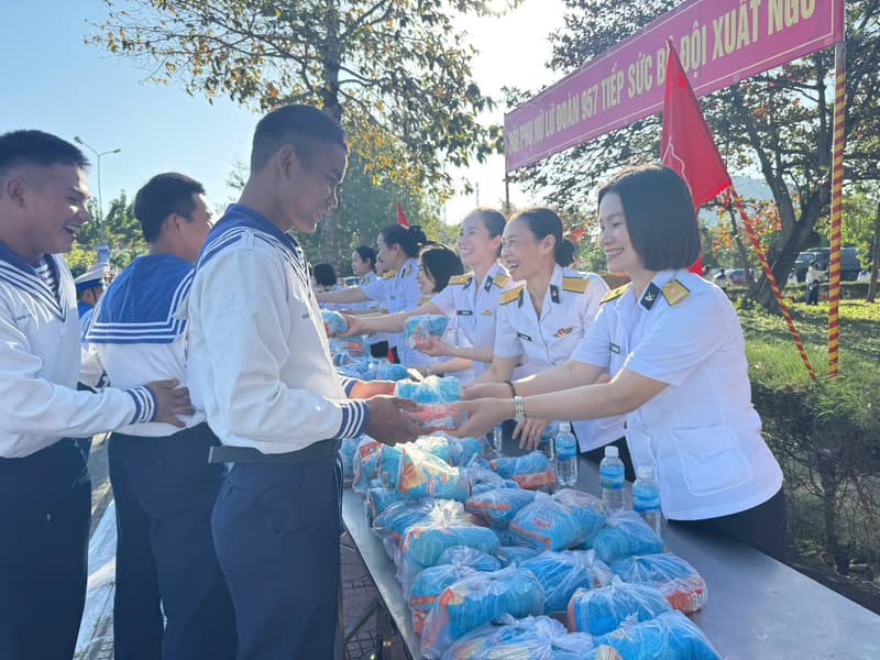 Lữ đoàn 957 tiễn hơn 300 quân nhân hoàn thành nghĩa vụ quân sự