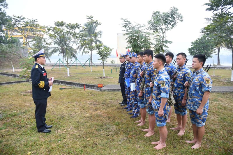 Quân chủng Hải quân kiểm tra chuẩn bị ra quân huấn luyện tại Lữ đoàn 126