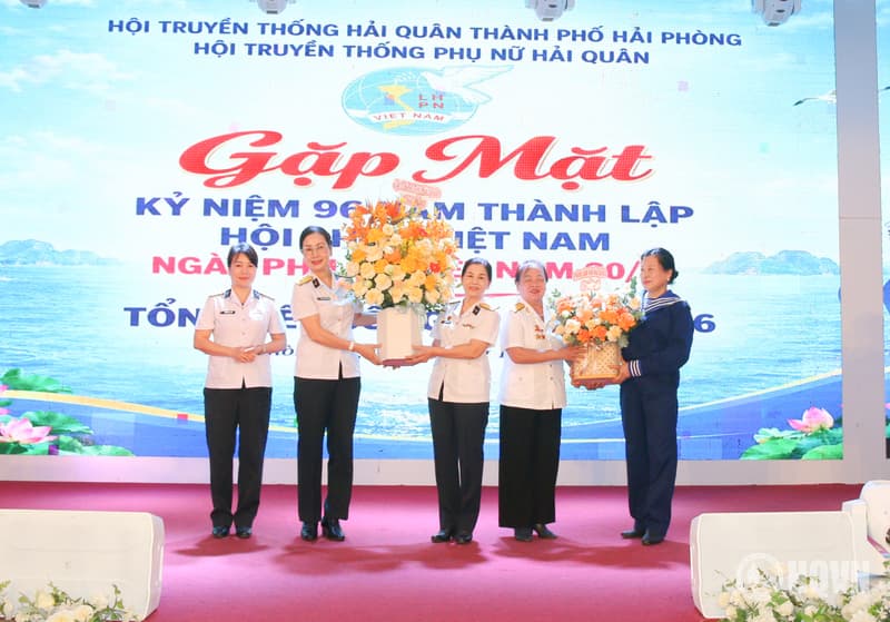 Hội truyền thống Phụ nữ Hải quân gặp mặt kỷ niệm Ngày Phụ nữ Việt Nam