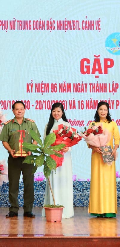 Thắt chặt tình đoàn kết giữa phụ nữ Đặc công Hải quân và Trung đoàn Đặc nhiệm Bộ Tư lệnh Cảnh vệ