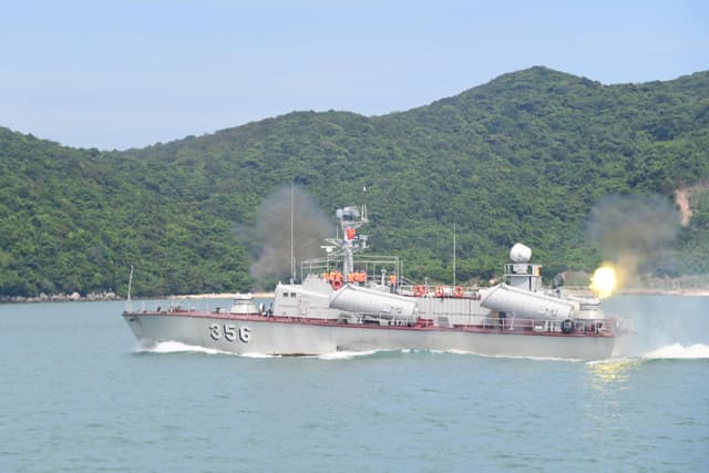 Phát huy phẩm chất "Bộ đội Cụ Hồ - Người chiến sĩ Hải quân" trong tình hình mới