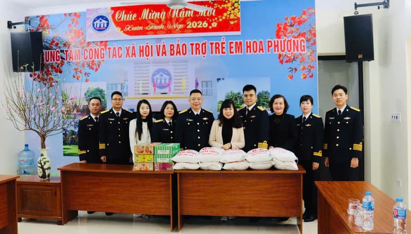 Công ty Hải Thành thăm, tặng quà Trung tâm Công tác xã hội và Bảo trợ trẻ em Hoa Phượng