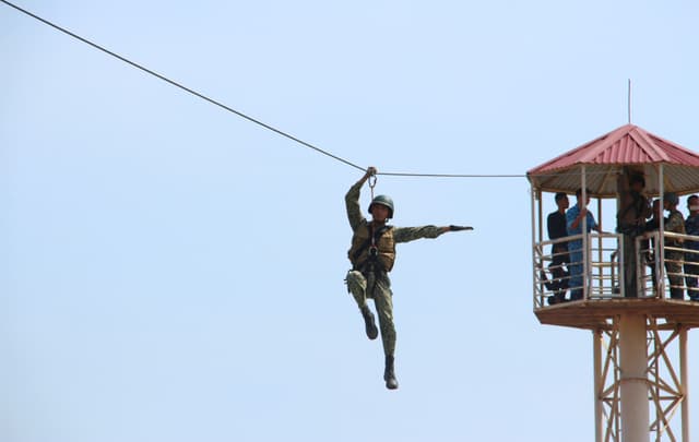 Đặc công Hải quân rèn “5 giỏi, 2 keo sơn”