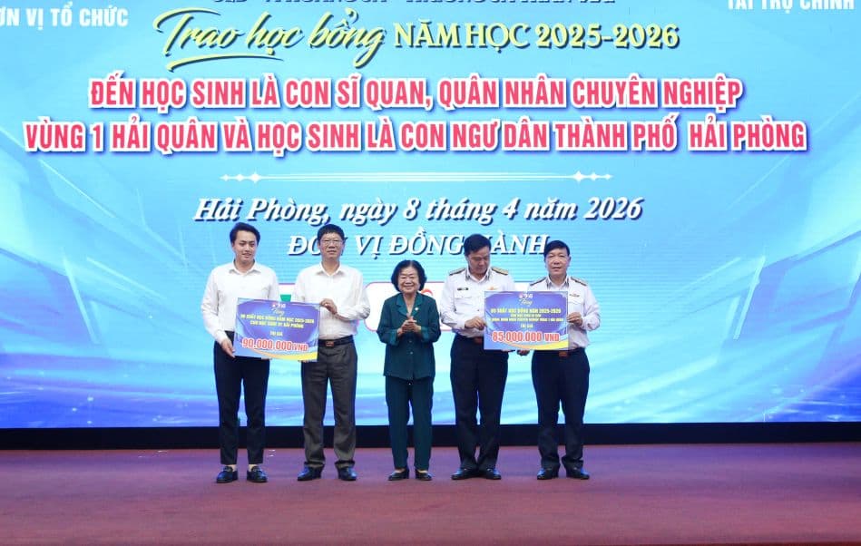 Học bổng Vừ A Dính: Ngọn lửa thắp sáng ước mơ cho những "mầm xanh" nơi đầu sóng