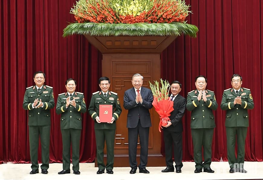 Tổng Bí thư, Chủ tịch nước Tô Lâm chủ trì Hội nghị công bố Quyết định của Bộ Chính trị về công tác cán bộ