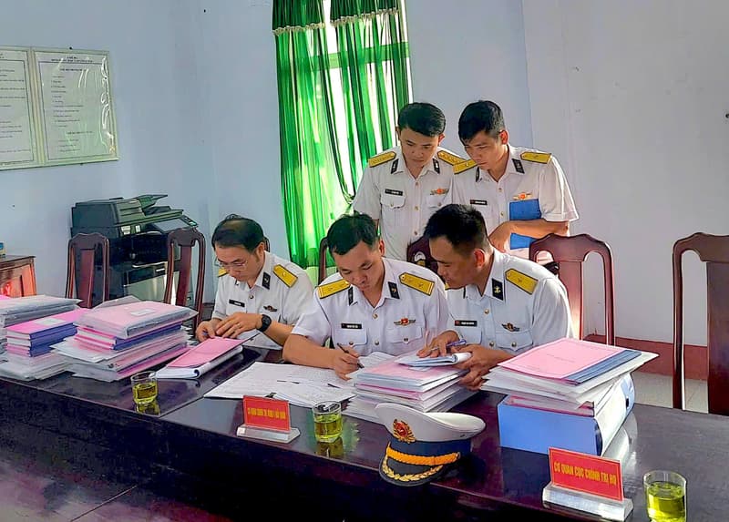 Quân chủng Hải quân kiểm tra chất lượng huấn luyện chiến sĩ mới tại Lữ đoàn 101