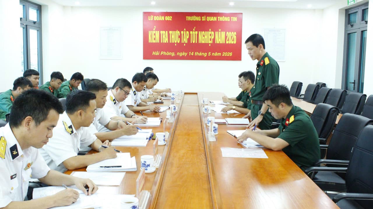 Trường Sĩ quan Thông tin làm việc với Lữ đoàn 602