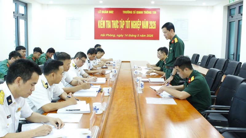 Trường Sĩ quan Thông tin làm việc với Lữ đoàn 602