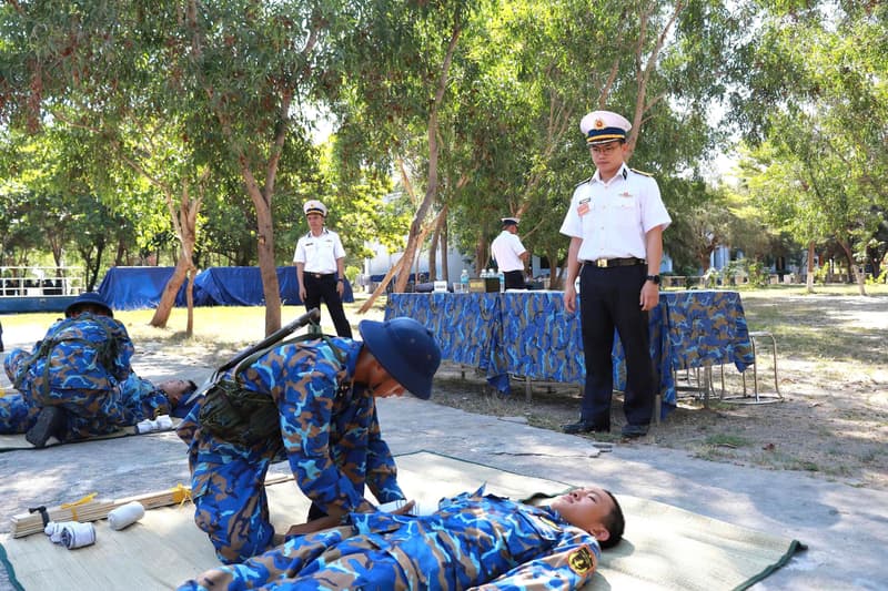 Vùng 4 Hải quân tổ chức hội thao đại đội huấn luyện chiến sĩ mới giỏi năm 2026