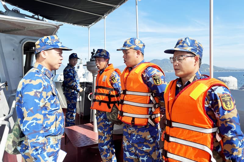 Kiểm tra chuyên sâu cán bộ hải đội, tàu và phúc tra sĩ quan cấp phân đội