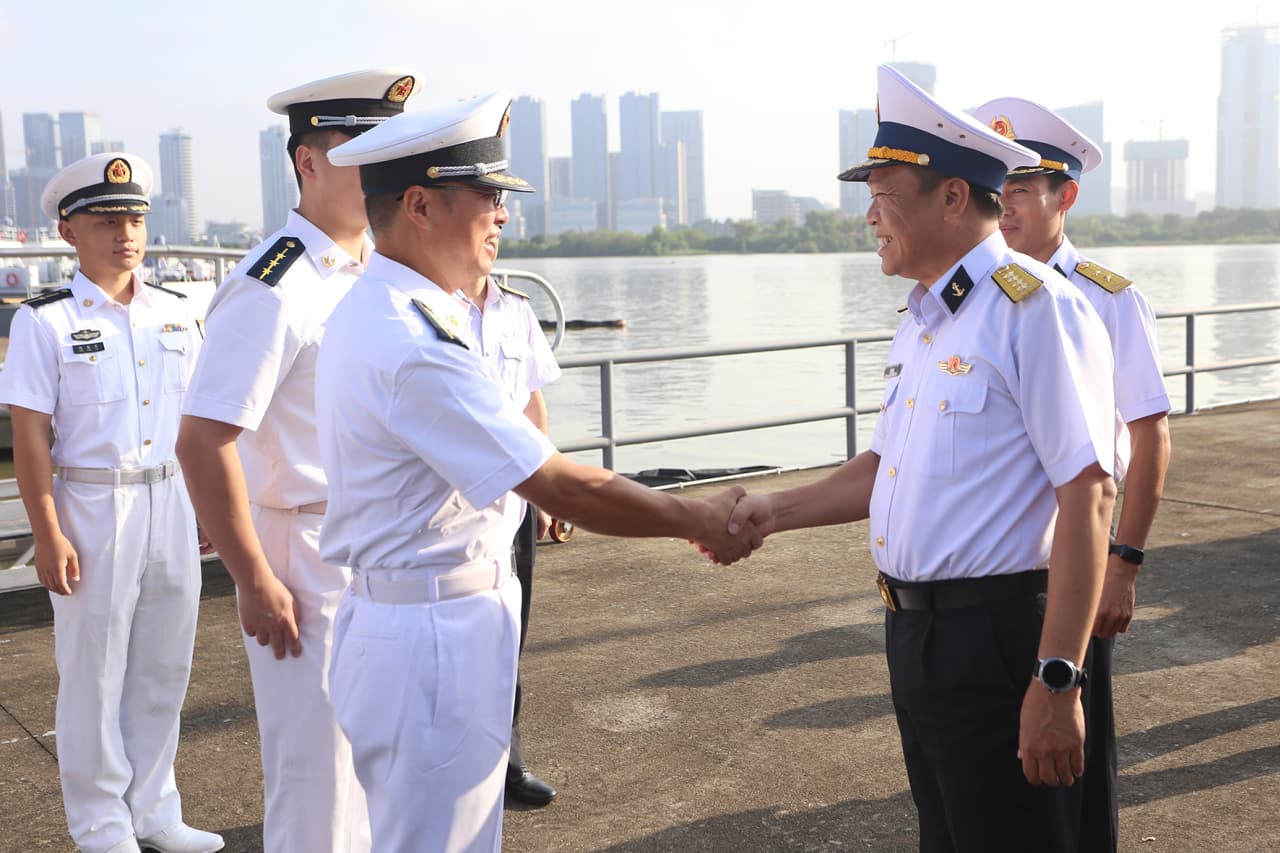 Tàu 015 và đoàn công tác Hải quân Việt Nam kết thúc tốt đẹp chuyến thăm, giao lưu với Hải quân Trung Quốc