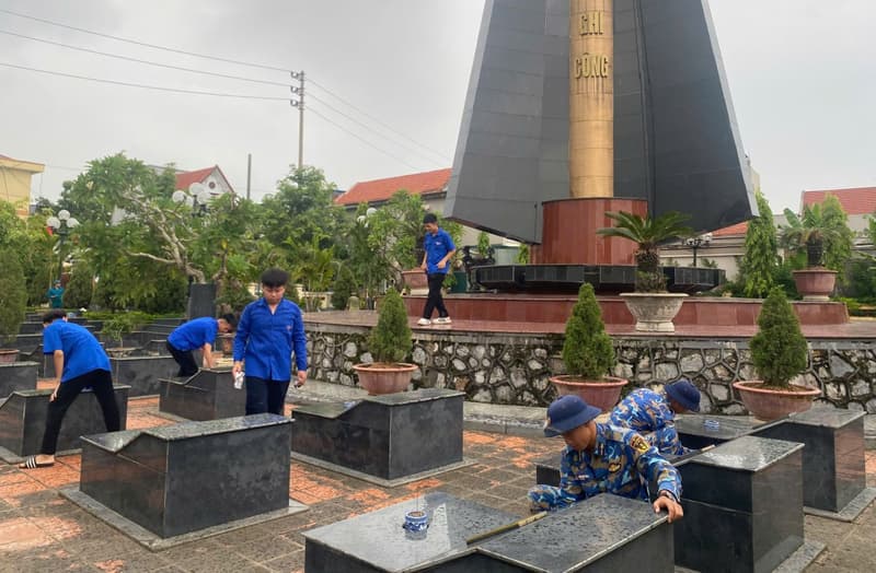 Lữ đoàn 147 Hải quân đẩy mạnh công tác dân vận, tri ân người có công