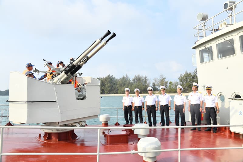 BỐN BƯỚC CHUYỂN CHIẾN LƯỢC CỦA ĐẢNG VÀ VẬN DỤNG XÂY DỰNG HẢI QUÂN NHÂN DÂN VIỆT NAM HIỆN NAY