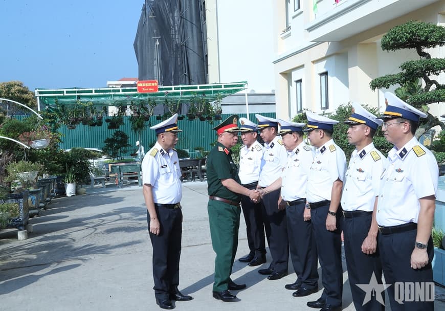Bộ Quốc phòng kiểm tra công tác quân sự, quốc phòng tại Lữ đoàn 169