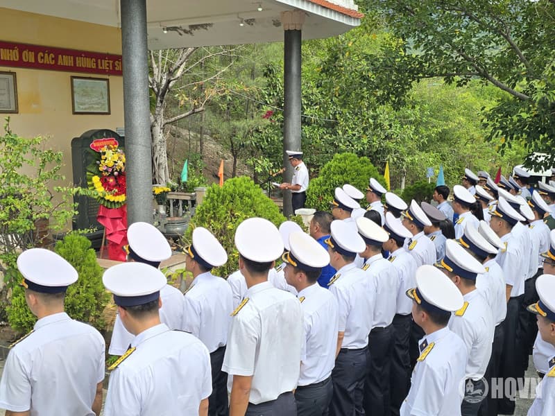 Bồi đắp giá trị truyền thống cho học viên đào tạo chính trị viên tàu