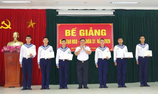 Tiểu đoàn 158 bế giảng đào tạo tiểu đội trưởng bộ binh khóa 31
