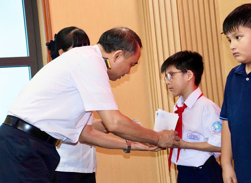 Học viện Hải quân gặp mặt các cháu thiếu nhi nhân dịp Tết Trung thu năm 2026