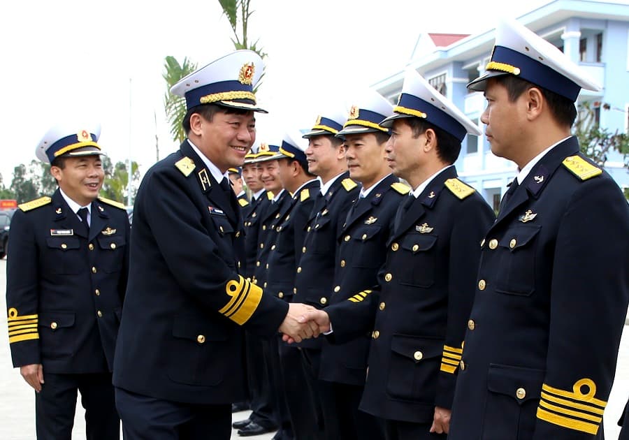 Chính ủy Hải quân thăm và làm việc tại Lữ đoàn 602 và Trung tâm 47, Bộ Tham mưu Hải quân