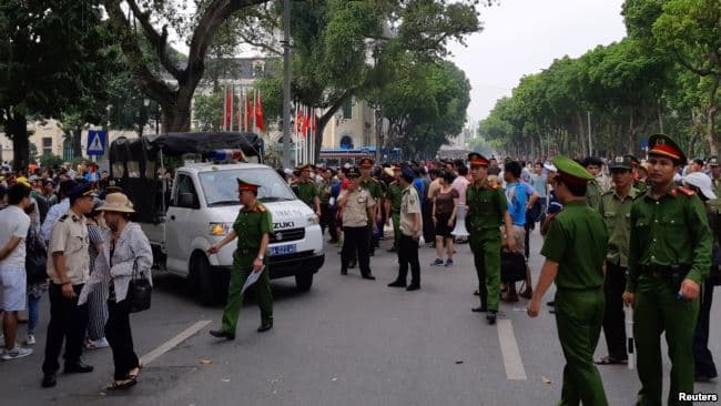 Bình tĩnh, tỉnh táo, tránh bị lôi kéo, kích động dẫn đến vi phạm pháp luật