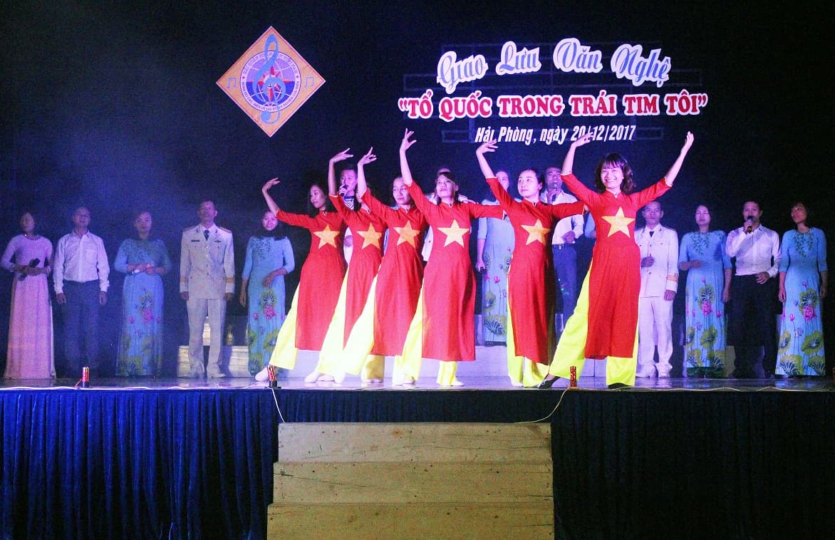 Giao lưu văn nghệ “Tổ quốc trong trái tim tôi”