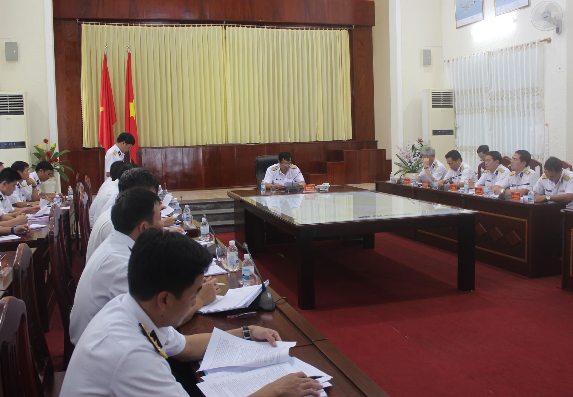 Tư lệnh Hải quân kiểm tra Lữ đoàn 189