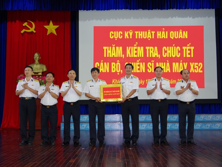 Đoàn công tác của Cục Kỹ thuật kiểm tra và chúc Tết Nhà máy X52