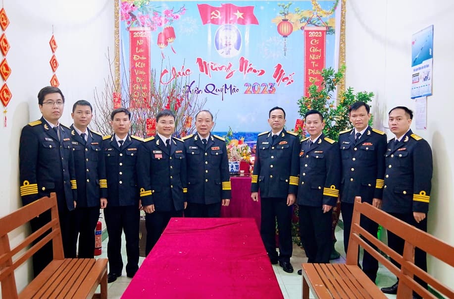 Thủ trưởng Bộ Tư lệnh Vùng 1 thăm, chúc Tết cán bộ, chiến sĩ các đơn vị ngày đầu năm mới 2023