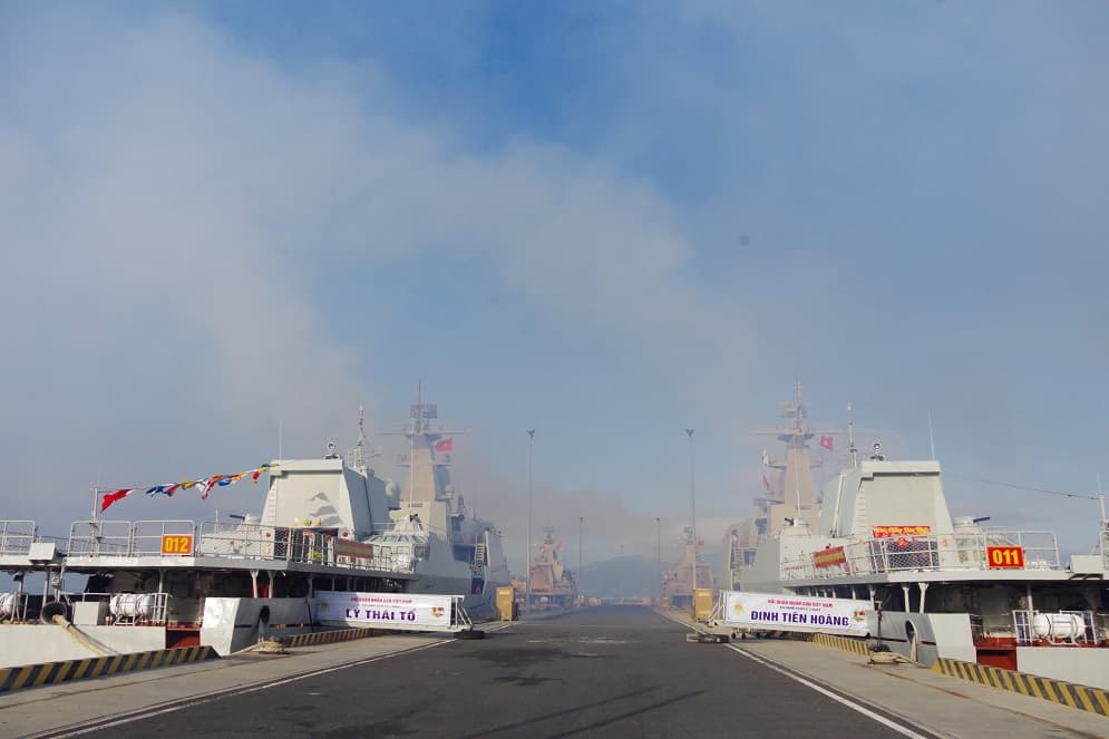 Lữ đoàn 162: Thi khởi động máy tàu đầu năm mới