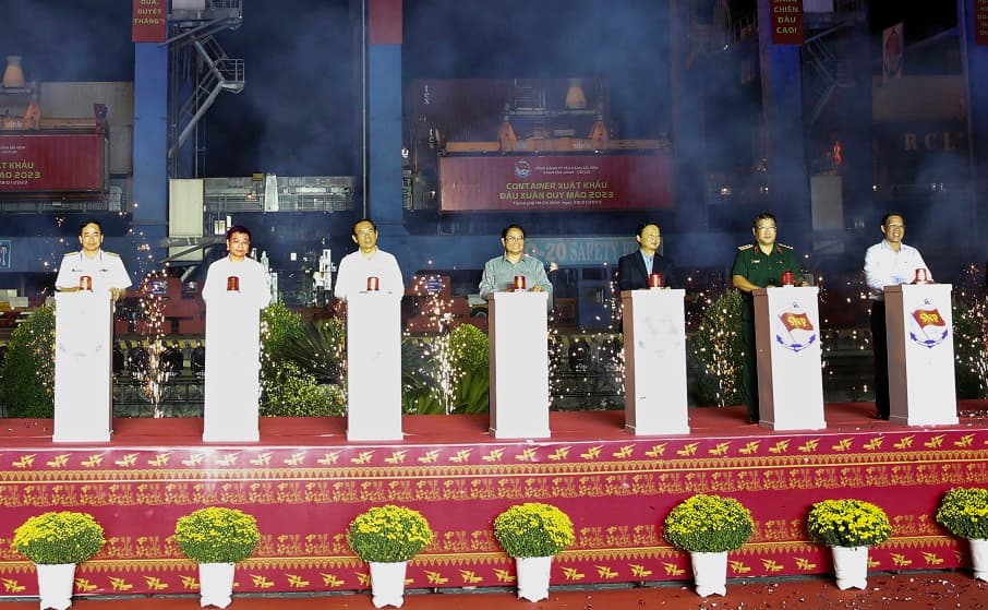 Thủ tướng Phạm Minh Chính dự Lễ phát lệnh làm hàng đầu Xuân Quý Mão tại cảng Tân cảng Cát Lái
