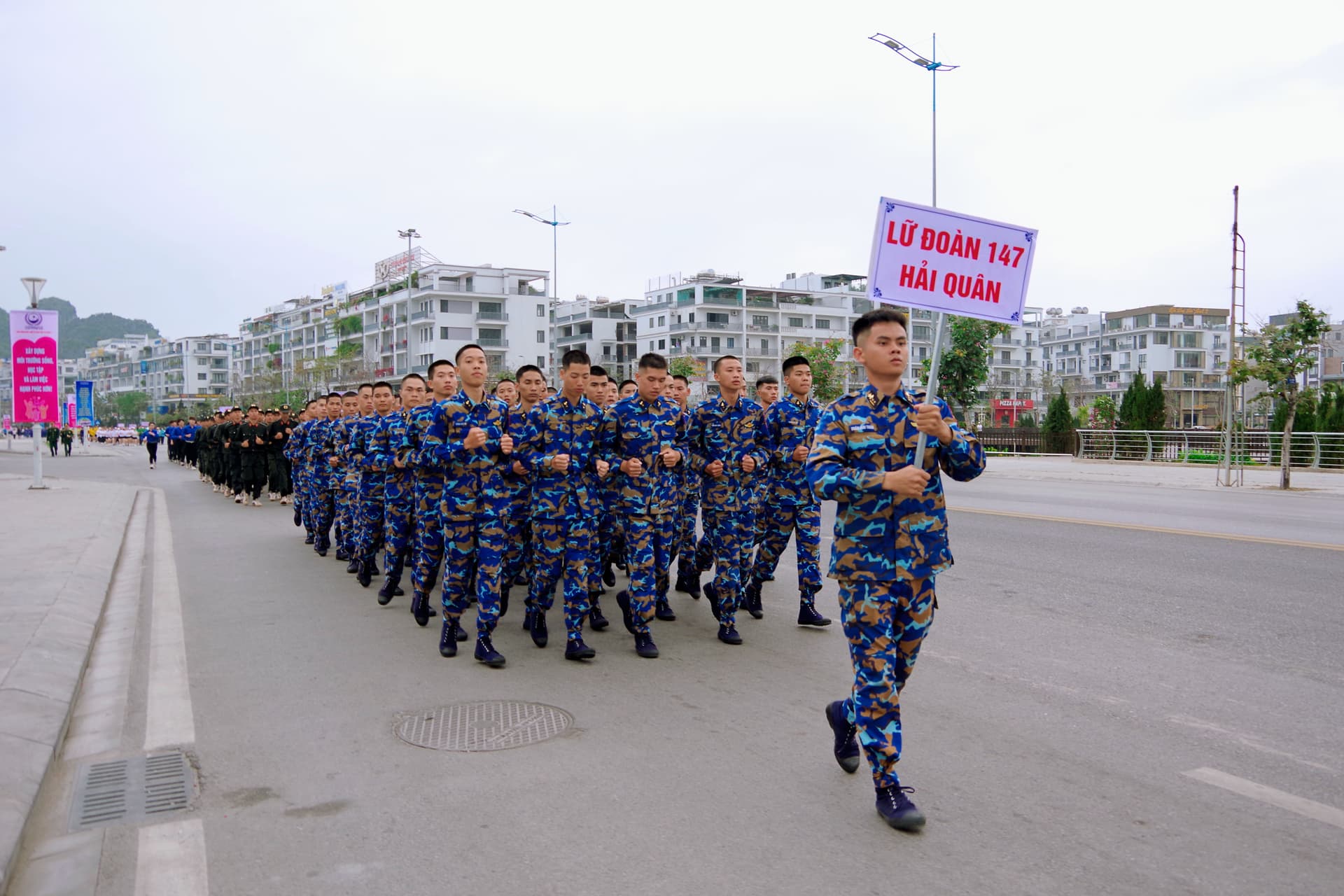 Tuổi trẻ Vùng 1 Hải quân tham gia Ngày chạy Olympic vì sức khỏe toàn dân
