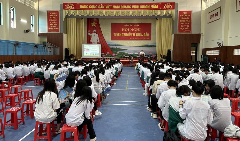 Cục Chính trị thông tin về biển đảo tại tỉnh Yên Bái