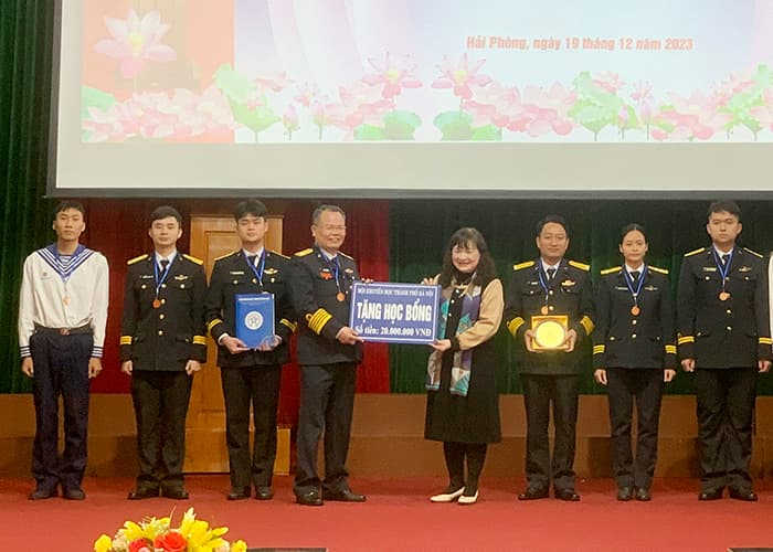 Trung tâm 47 và Hội Khuyến học TP. Hà Nội tổ chức gặp mặt, giao lưu