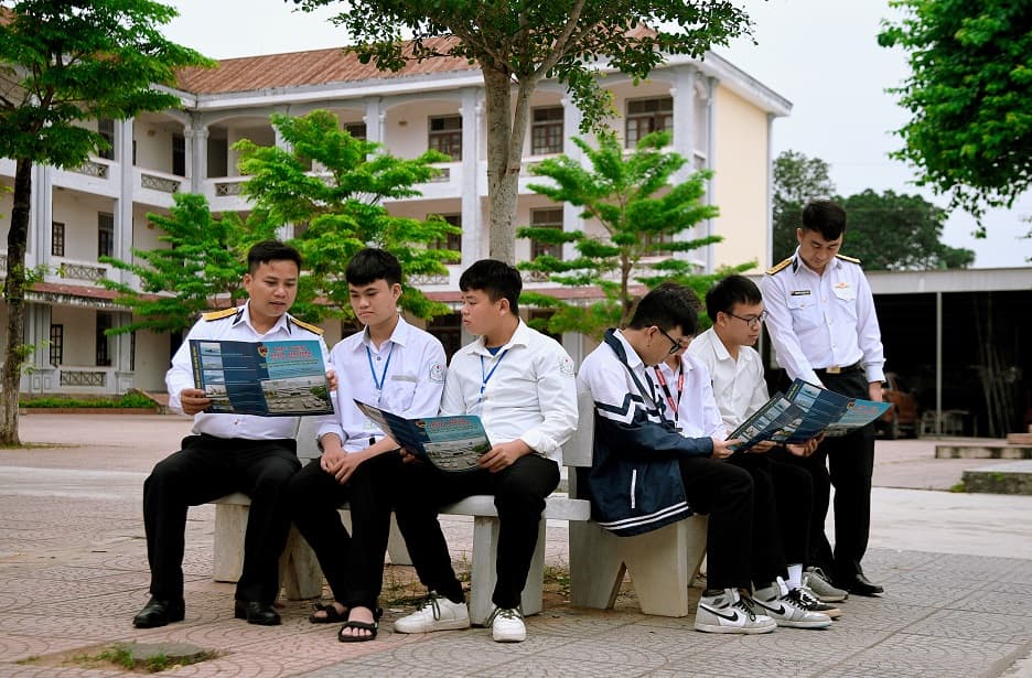 Vùng 1 thông tin về biển, đảo và thu hút nguồn nhân lực tại tỉnh Nghệ An