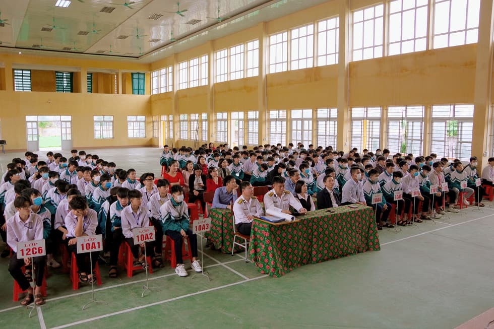 Lữ đoàn 147 thông tin về biển, đảo và tuyên truyền thu hút nguồn nhân lực tại Tuyên Quang và Nam Định